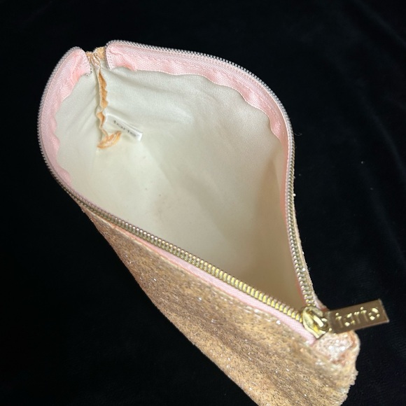 Tarte Cosmetic Bag with Bath & Body Essentials - Picture 4 of 7